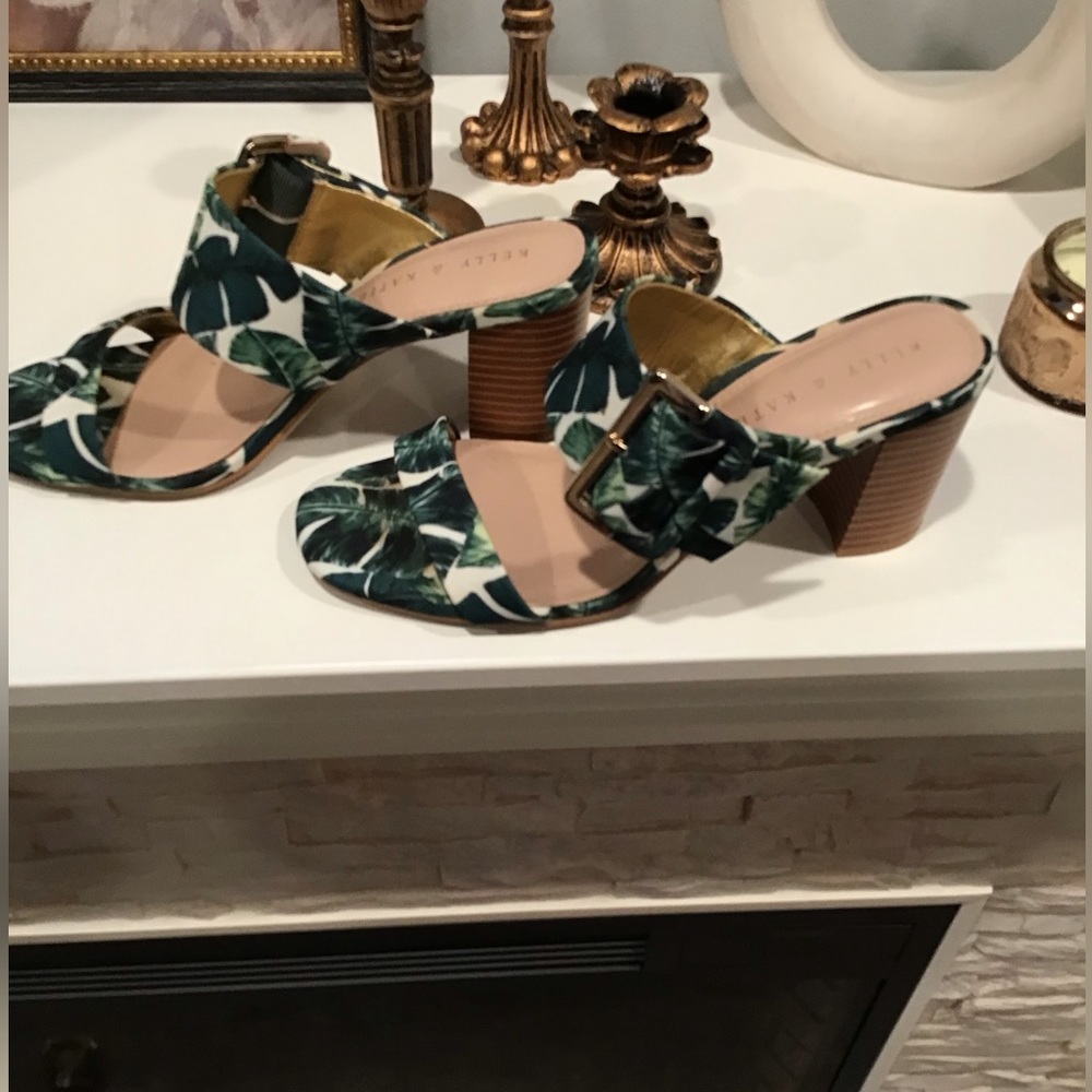 Anne Klein slip on Sandals block heel.